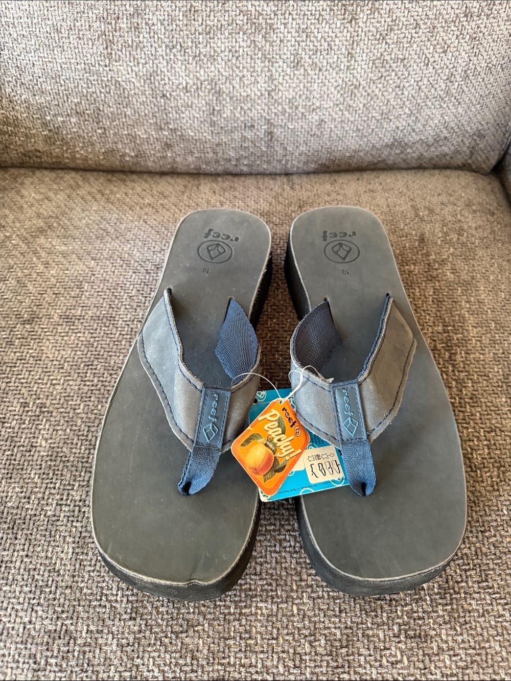 Reef Gray and Navy Women’s NWT Platform Flip Flops size 10